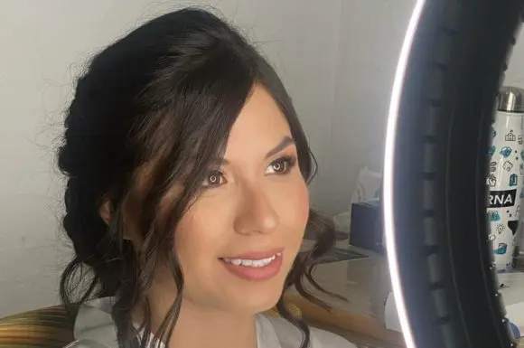 ¿Cómo te prepara una escuela de maquillaje profesional para el éxito?