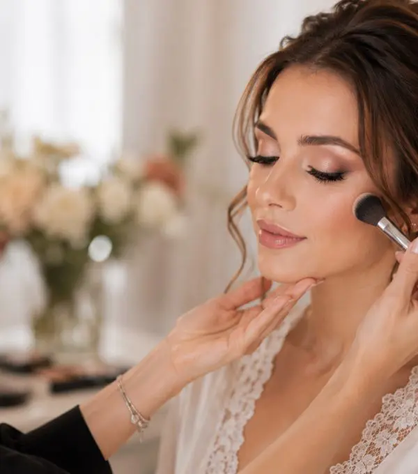 Cómo convertirte en una maquilladora de novias que todas recomiendan