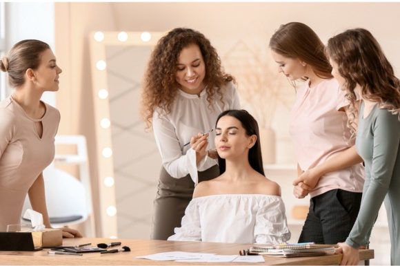 ¿Nunca te has maquillado? Así puedes aprender desde cero sin complicarte